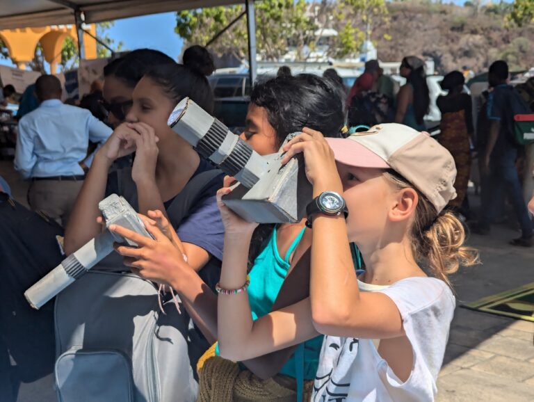 Fête de la science stand à Mamoudzou/ Crédit : David Lorieux